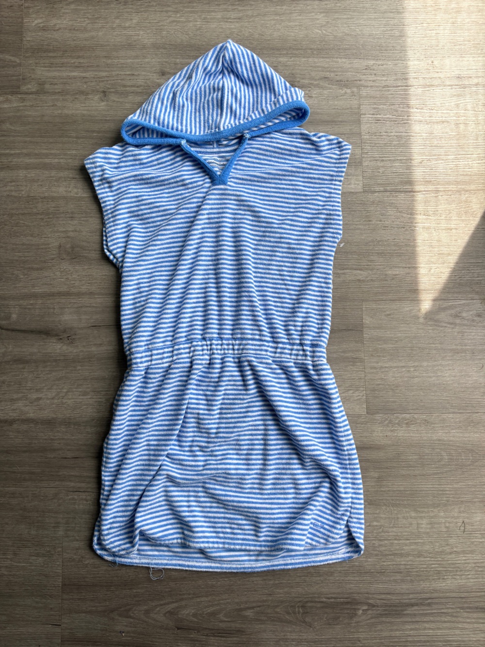 Vineyard vines girls terrycloth beach coverup